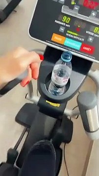 Vitaa enceinte et à bout de souffle lors de sa reprise du sport post Covid, sur Instagram.