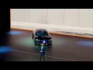 لحظة الكشف عن مرسيدس EQS بمعرض فرانكفورت