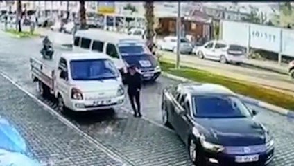 Vicdanları sızlatan olay! İnşaat işçisini arabası kirlenmesin diye bagajda taşıdı