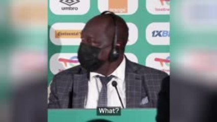 Bizarre moment as Mali's presser is cut short to restart game