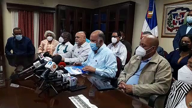 ADP pide diálogo para analizar situación profesores con covid