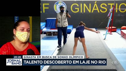 Aqui no Brasil, um talento descoberto na laje de um morro no Rio de Janeiro. Conheça a história da ginasta que sonha em ser campeã olímpica.