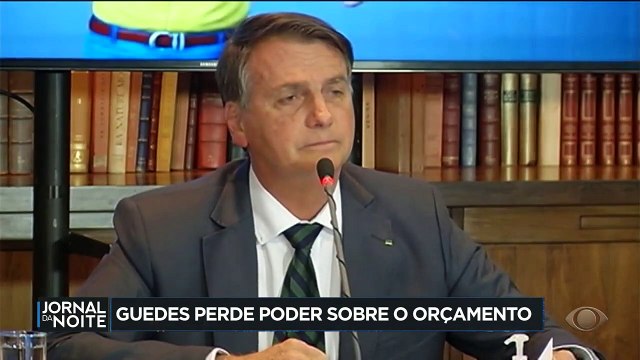 O presidente Jair Bolsonaro publicou um decreto que transfere o poder sobre o orçamento da União do ministro da Economia para o chefe da Casa Civil.