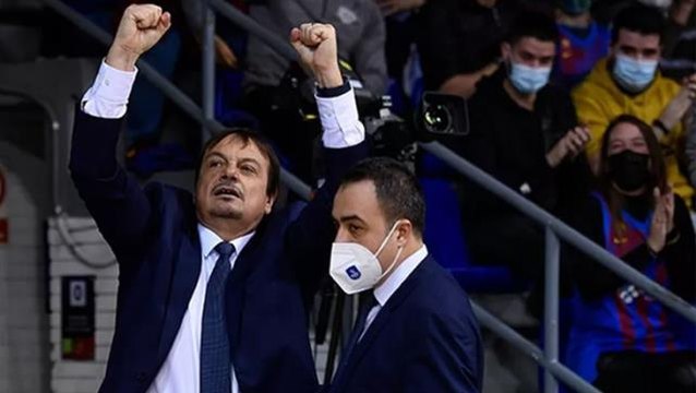 İspanyol taraftarlar çılgına döndü! Barcelona-Anadolu Efes maçına Ergin Ataman damga vurdu