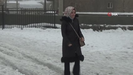 Muş'ta öğrenciler okuma yazmayı eğlenerek öğreniyor