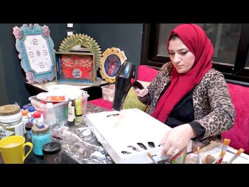 إيديها تتلف في حرير.. إيمان فيومية تحول الخشب