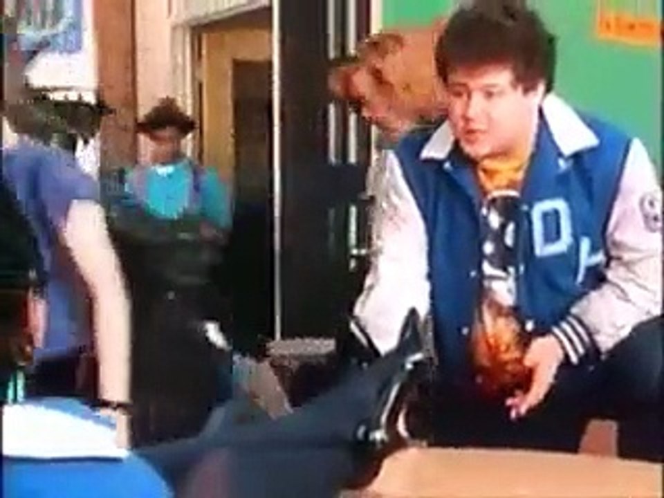 Degrassi High - S02E01 - "Bad Blood - Part 1" - (1/2)