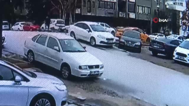 Sokak köpekleri dehşet saçtı...Okul önünde köpeklerin saldırdığı vatandaş canını zor kurtardı