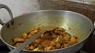 বাঙালি স্টাইলে ডুমুর দিয়ে কাঁকড়া কষা | Dumur Bengali Village Cooking Food Recipe | BKitchen Bangla