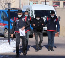 Zimmetine 2,5 milyon dolar geçiren banka müdürü tutuklandı