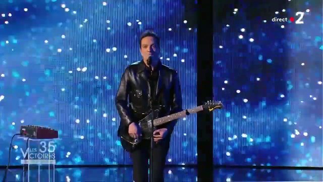 Malik Djoudi chante Tempérament en live aux Victoires de la Musique