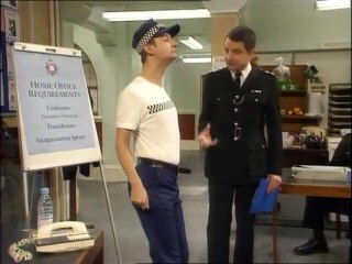 The Thin Blue Line S02E01 - Court In The Act