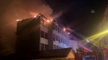 KASTAMONU - Kamu kurumlarının bulunduğu binadaki yangına müdahale ediliyor