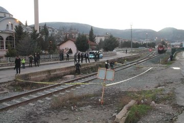 Lokomotifin çarptığı çocuk yaralandı