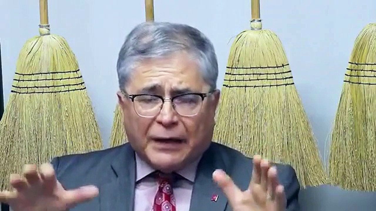 La escoba es un espacio de la verdad y la justicia.