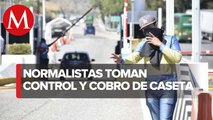 Normalistas bloquean autopista del sol en Guerrero
