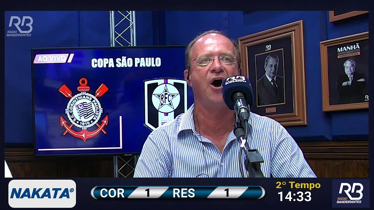 Goleiro para um lado, bola para outro. Gobetti cai para sua direita, mas camisa 10 do Resende bate à esquerda do goleiro corintiano. É o empate do Resende!