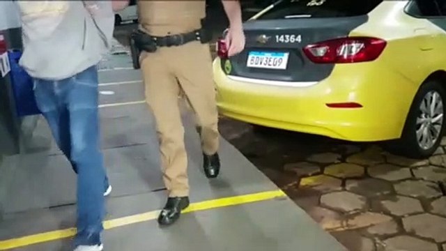 Jovem é detido com mandado de prisão em aberto por tráfico de drogas