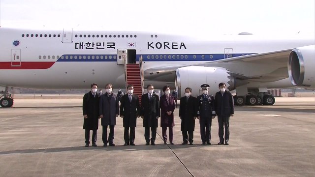 문 대통령, 중동 순방 위해 출국...UAE·사우디·이집트 방문 / YTN