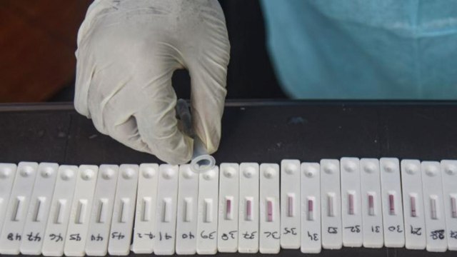 Maharashtra, Centre in a war of words over vaccine shortage