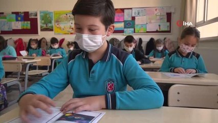 Küçük yaşta kendi hikayelerini yazarak kitaplaştırdılar