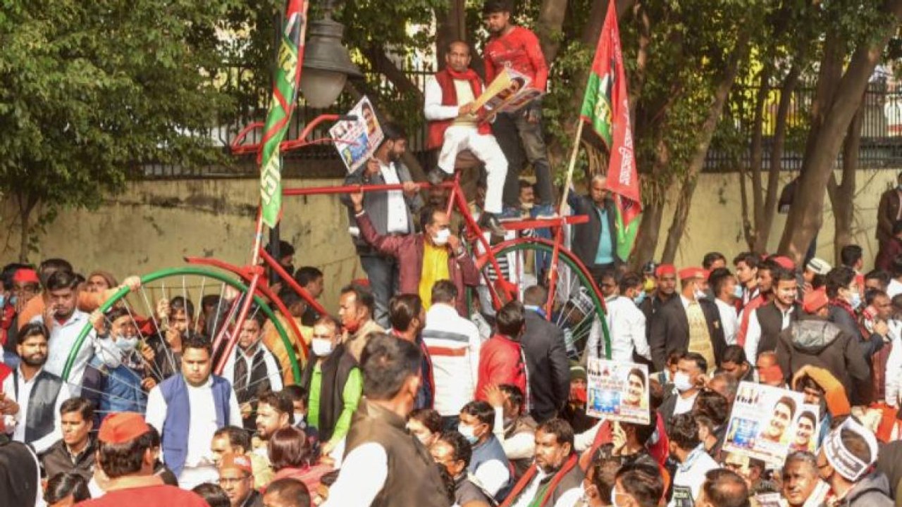 EC suspends SHO after massive gathering in SP 'rally'