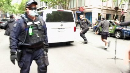 La saga infinita: Novak Djokovic di nuovo in stato di fermo in Australia