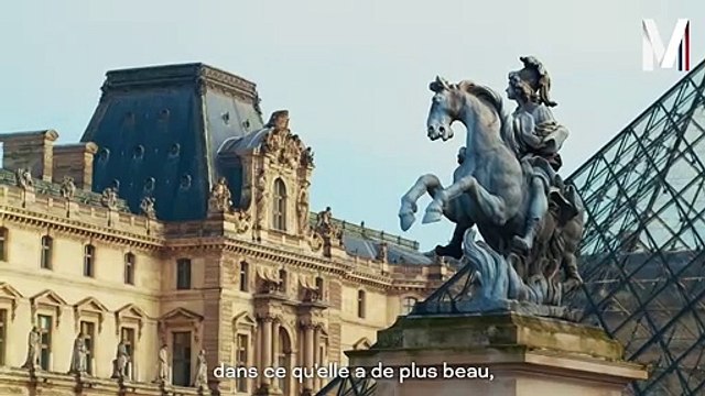 Regardez l'intégralité du clip de 3 minutes, très esthétique, que vient de mettre en ligne Marine Le Pen au Louvre pour imposer un duel avec Emmanuel Macron