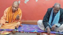 Will Yogi's 'Khichdi Bhog' help BJP in polls?