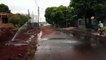 Chafariz no Interlagos: rompimento de cano faz água jorrar rua abaixo