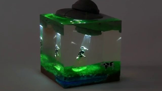 Alien Ufo DIORAMA - Night Lamp _ RESIN ART