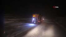 Bayburt'un yüksek kesimlerinde etkili olan kar ve tipi ulaşımı olumsuz etkiliyor