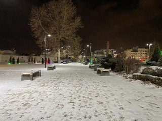 Sivas'ta 'kar' yağışı kent merkezini beyaza bürüdü