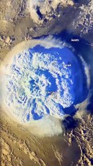 Tonga yakınlarındaki su altı volkanının patlama anı uzaydan görüntülendi