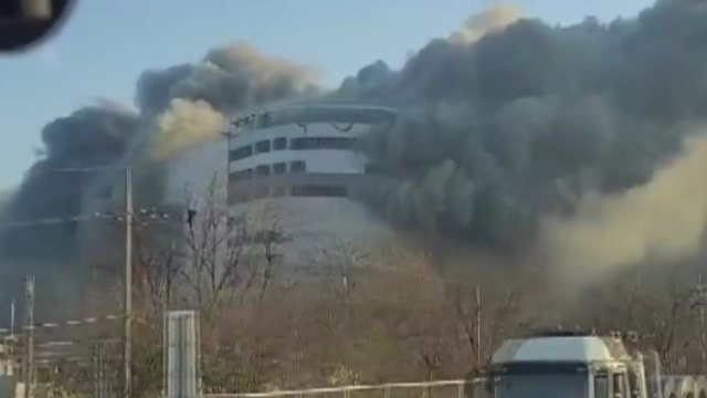 고체연료, 발열선, 실화, 방화...평택 공사장 화재 원인은? / YTN