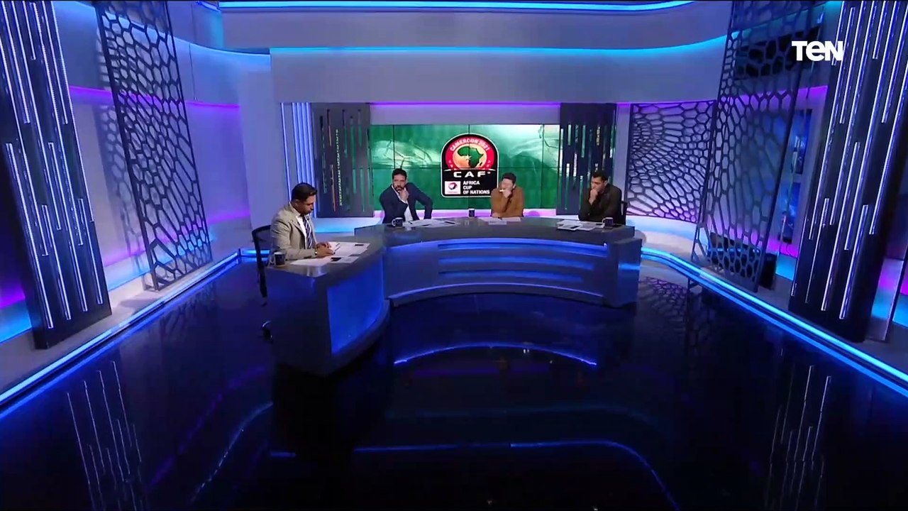 دش ساخن من رضا عبد العال لكيروش بسبب تصريحاته  "انت فاضي وبتضحك علينا والتحكيم سبب انك لسه موجود"