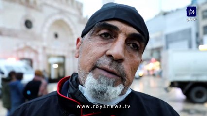 من هو "شبيه رئيس الوزراء" وماذا علق على تداول صورته بعد توزيع "منسف السبيل"؟