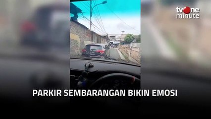 Mobil Parkir Sembarangan di Gang Sempit Alasannya Bikin Emosi