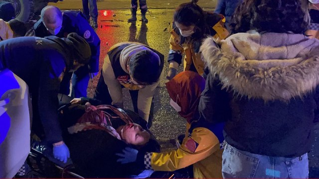 Şişli'de hatalı dönüş yapan lüks otomobil kazaya neden oldu