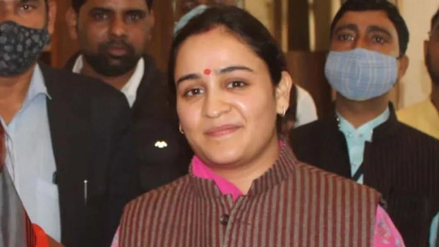 Mulayam's daughter-in-law Aparna Yadav likely to join BJP