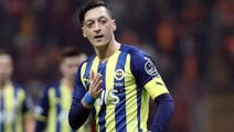 Mesut Özil yine bildiğimiz gibi! Oyundan çıkarken İsmail Kartal'a tepki gösterdi