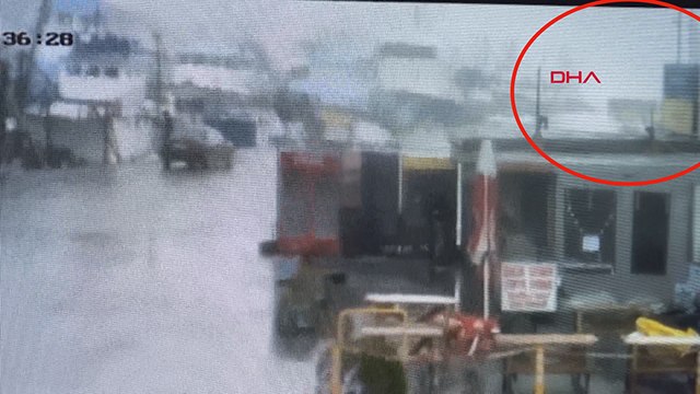 Şile'de dev dalgalar İETT otobüsünün camını kırdı