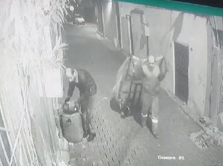 KAMERA TAKTIRDI ANCAK ÇÖP KOVASI 4'ÜNCÜ KEZ ÇALINDI; O ANLAR KAMERADA