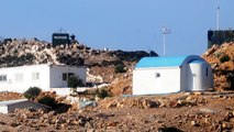 Yunanistan, yerleşimin yasak olduğu Keçi Adasına askeri birlikten sonra hastane açtı