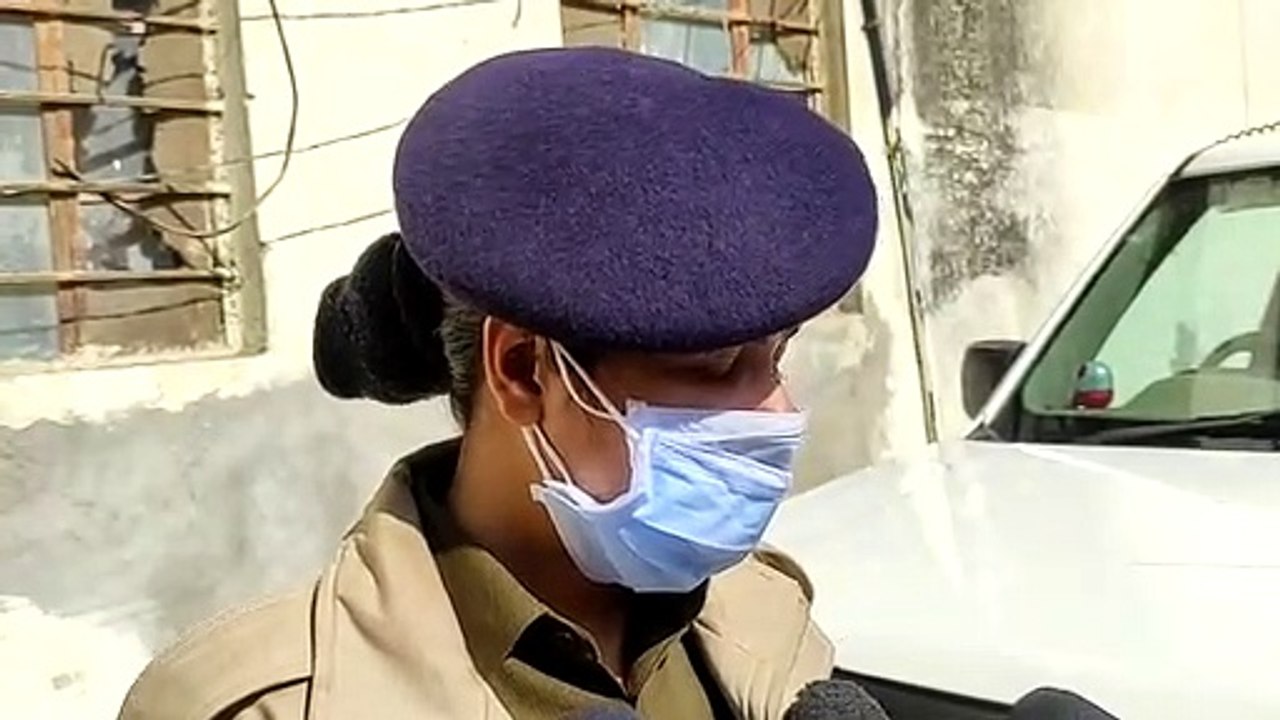 Suicide: मेडिकल बोर्ड ने किया पोस्टमार्टम, दहेज हत्या का मामला दर्ज