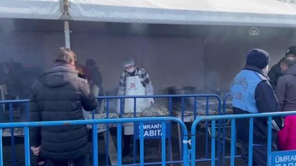 Ümraniye'deki festivalde vatandaşlara hamsi ikram edildi