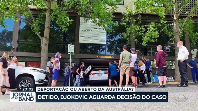 A novela Novak Djokovic está perto do fim. O tenista sérvio foi detido e pode ser deportado nas próximas horas.
