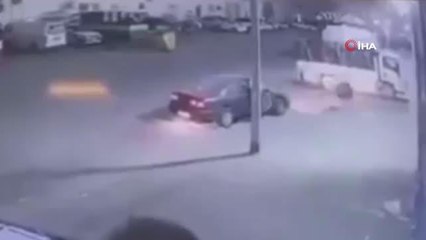 Önce arabayla çarptılar sonra gasp ettiler