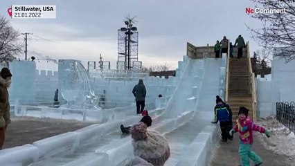 El reto de encontrar la salida de este laberinto gigante de hielo de casi 3 000 piezas