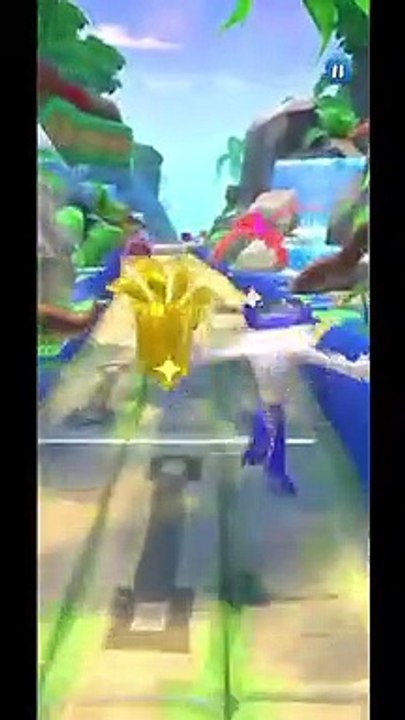 Oxide Crab Battle Run Gameplay On Upstream - Crash Bandicoot: On The Run!